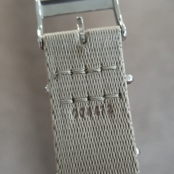 VICTORINOX Field Watch Sage - Picture 6 of 8